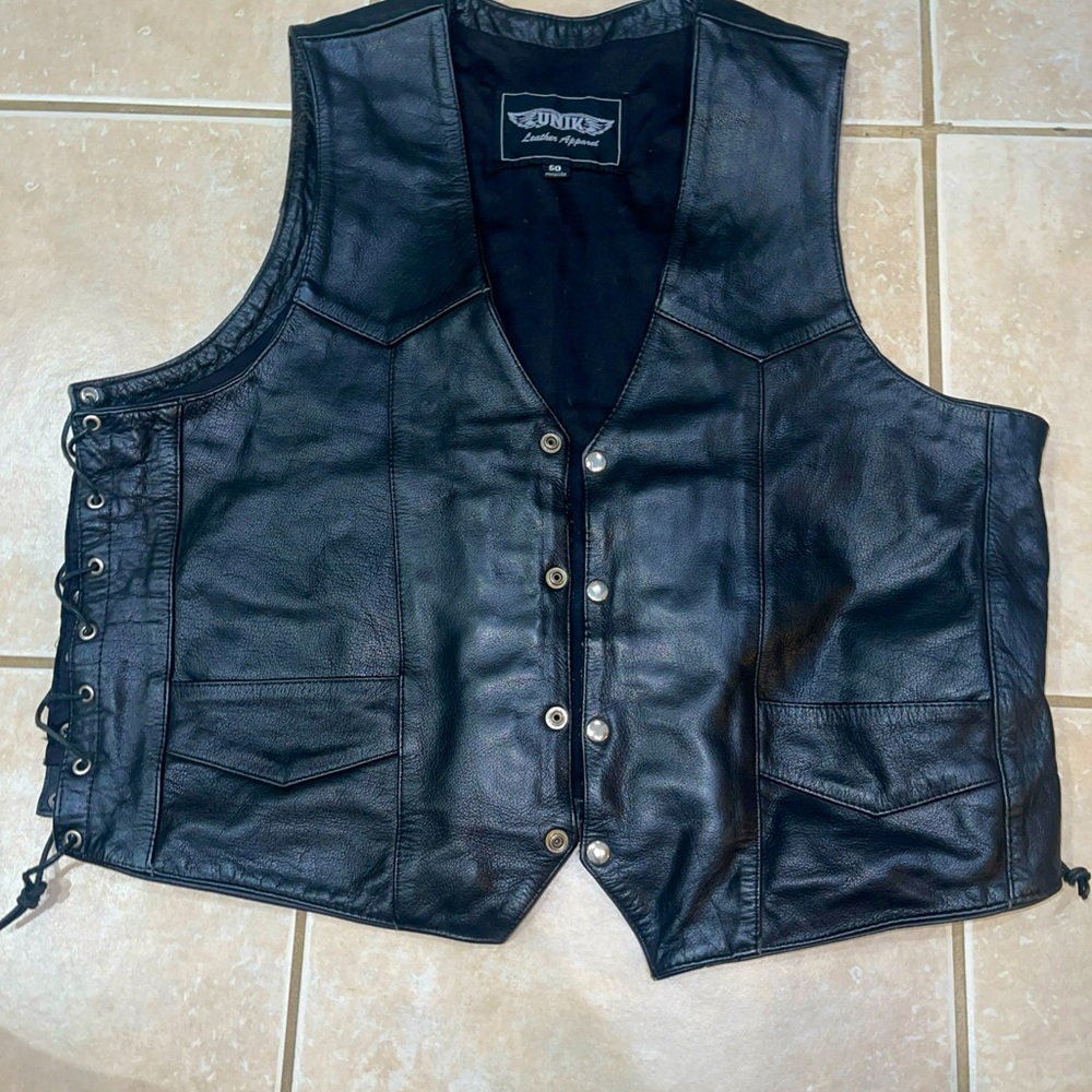 Unik Premium Leather Vest Men’s Size 50 Black Classic Biker Motorcycle Vest